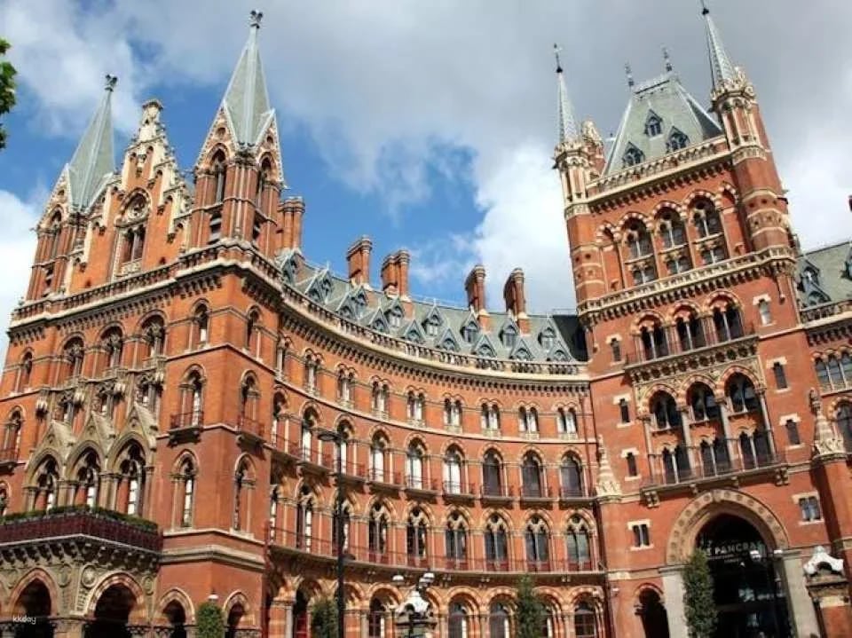 J.K. Rowling and wizard 3-hour guided walking tour of London