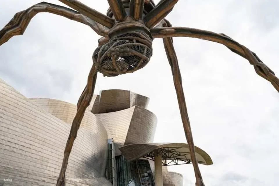 Bilbao Guggenheim Museum Tour with Skip-the-Line Tickets