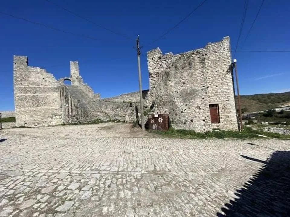 Guided tour of the old city of Berat