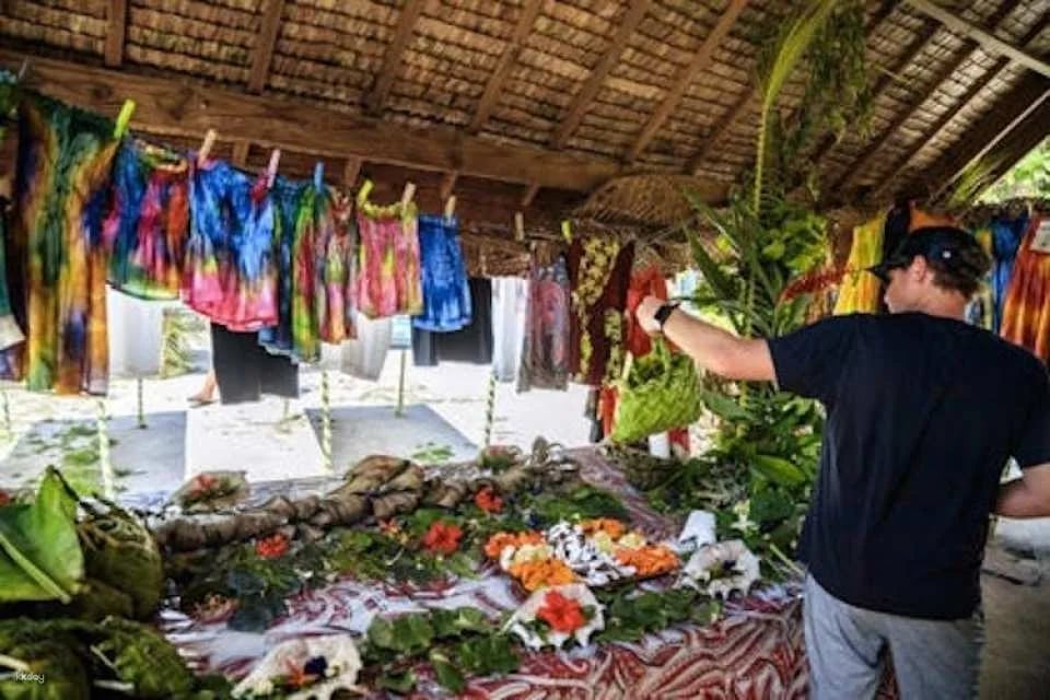 Bora Bora morning cultural four-wheel drive tour with a guide