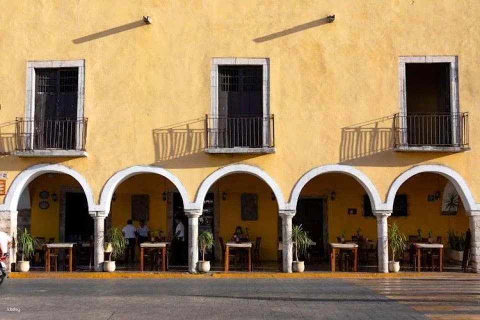 Chichen Itza and Xunaam Cenotes tour with a stop in Valladolid