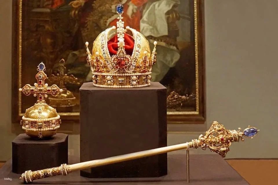 Imperial Treasury at the Hofburg Palace (634747)