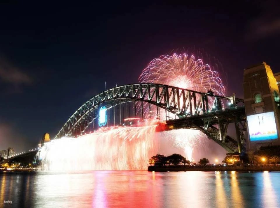 Chapman Tours｜2027 New Years Eve Sydney Fireworks Cruise