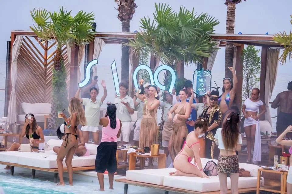 Pattaya Sina Floating Beach Club Experience