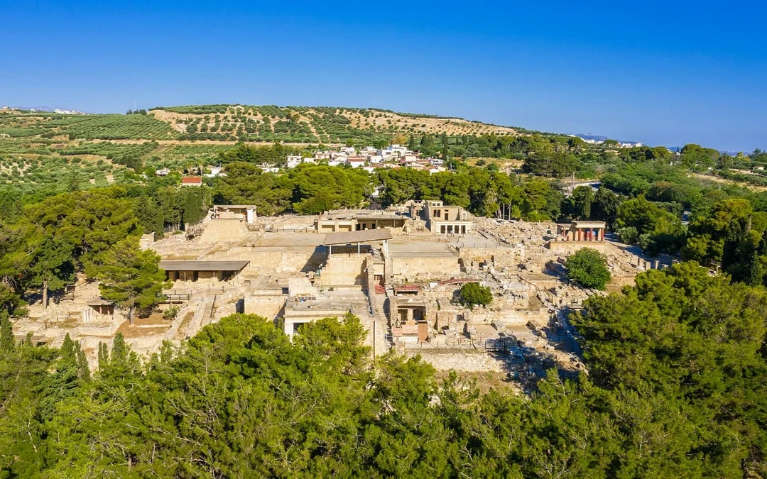 Knossos Palace Small Group Guided Tour with Entry Tickets Image 9