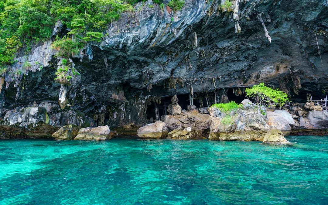 From Krabi: Early Bird Phi Phi & 4 Islands Tour by Speedboat with Breakfast, Lunch & Transfers Image 8