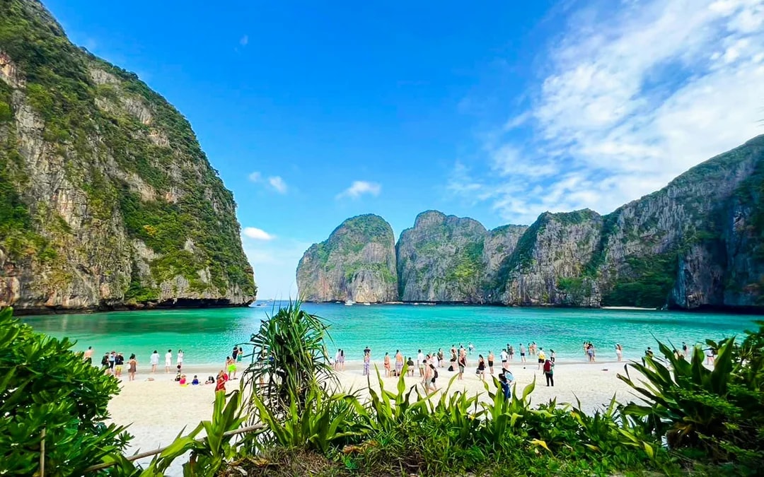 From Krabi: Phi Phi Island & 4 Islands Sunset Day Tour by Speedboat with Lunch & Transfers Image 7
