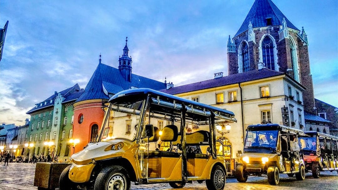 Krakow: Kazimierz Quarter and Former Jewish Ghetto Sightseeing by Golf Cart: Guided Tour
