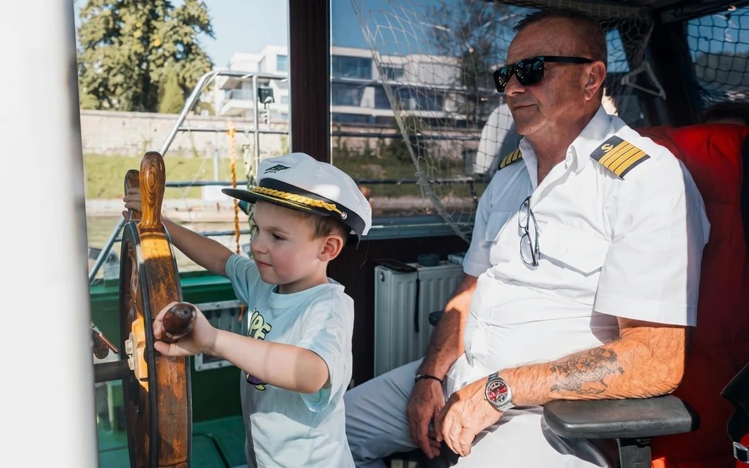 Krakow Vistula River Sightseeing Cruise with Guided Commentary Image 3