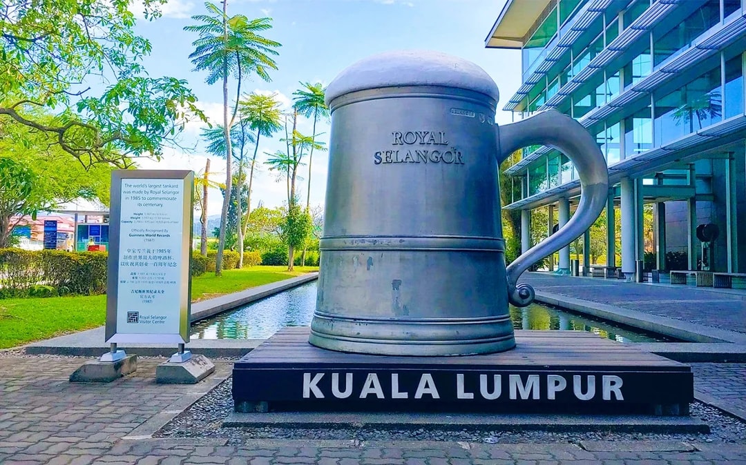 From Kuala Lumpur: Full-Day Tour of Batu Caves & Colmar Tropicale with Transfers Image 5