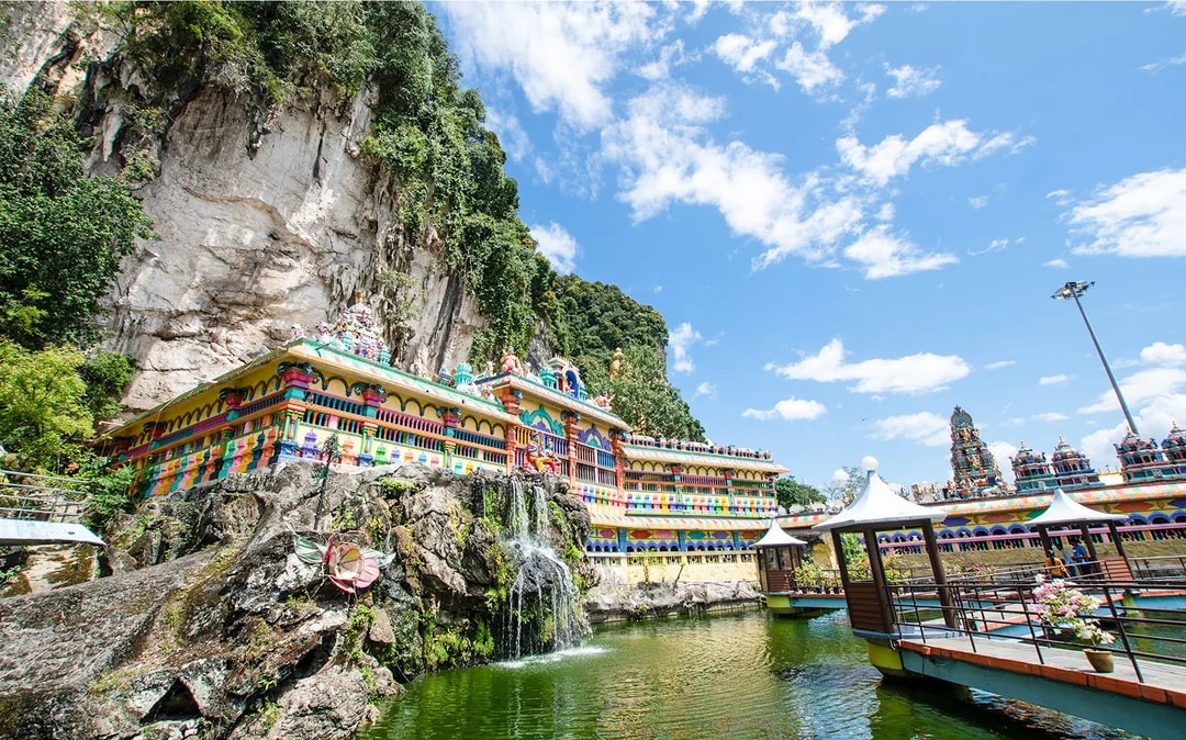 From Kuala Lumpur: Full-Day Tour of Batu Caves & Colmar Tropicale with Transfers Image 8