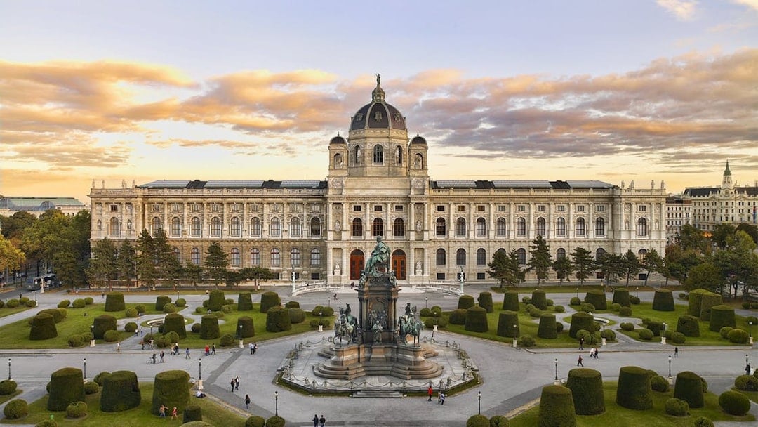 Kunsthistorisches Museum exterior with Maria Theresa monument, Vienna.