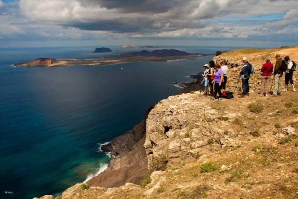 La Corona Volcano Trekking Tour