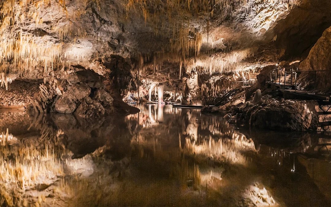 Margaret River: Lake Cave Guided Tour Image 1