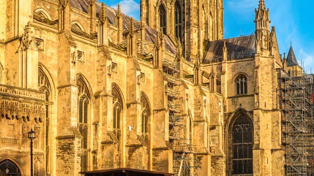 Full-Day tour of Leeds Castle, Canterbury Cathedral & White Cliffs of Dover, London