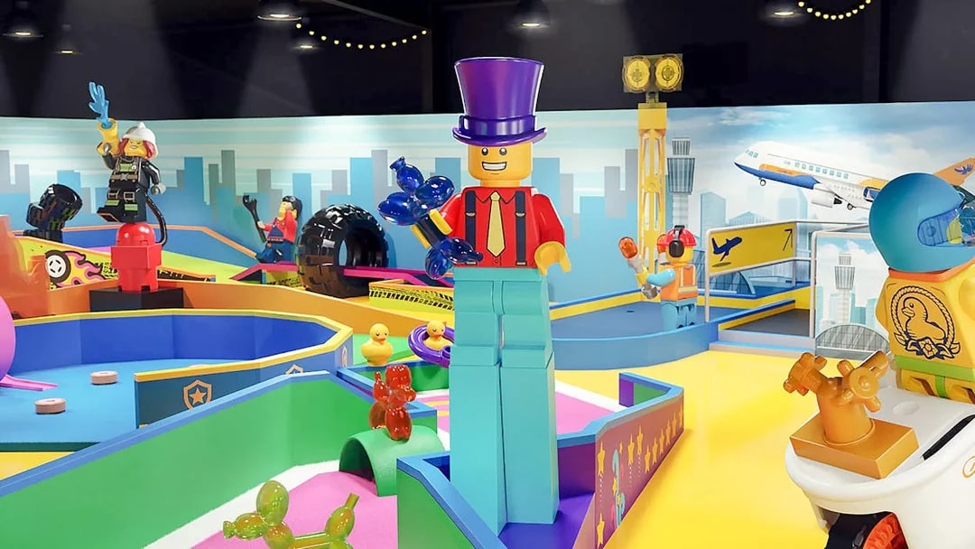 LEGOLAND® Adventure Golf course with LEGO figures and colorful obstacles.