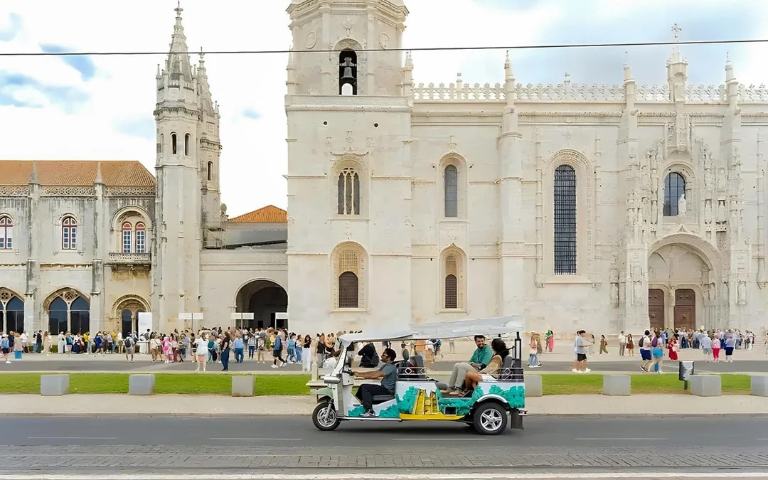 Lisbon: Private Tuk-Tuk Tour with Local Guide Image 6