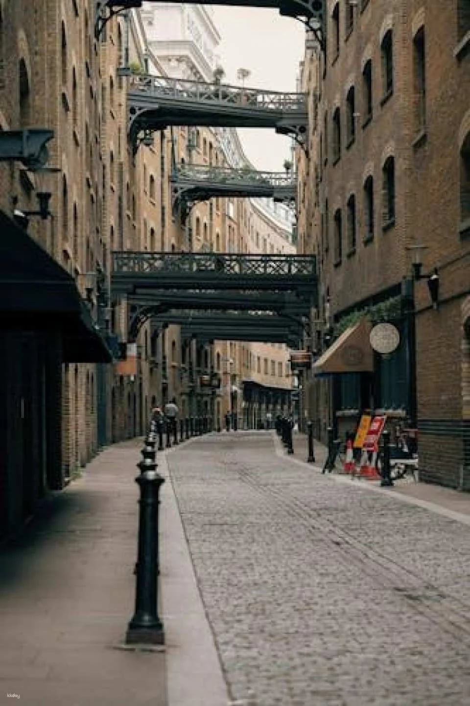 London big city hike through renowned landmarks