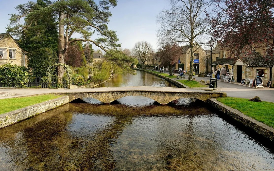 From London: Oxford and Cotswolds Small-Group Day Trip with Country Pub Lunch Image 8
