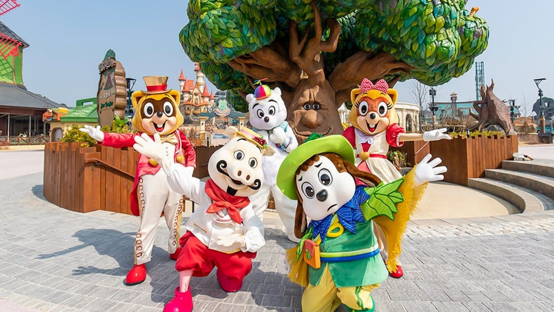 Costumed characters at Lotte World Adventure Busan theme park.