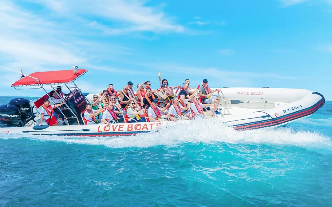 Love Boats: 90 Minutes Ultimate Tour Image 1