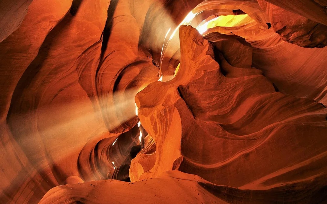 Lower Antelope Canyon Tour with Navajo Guide Image 6