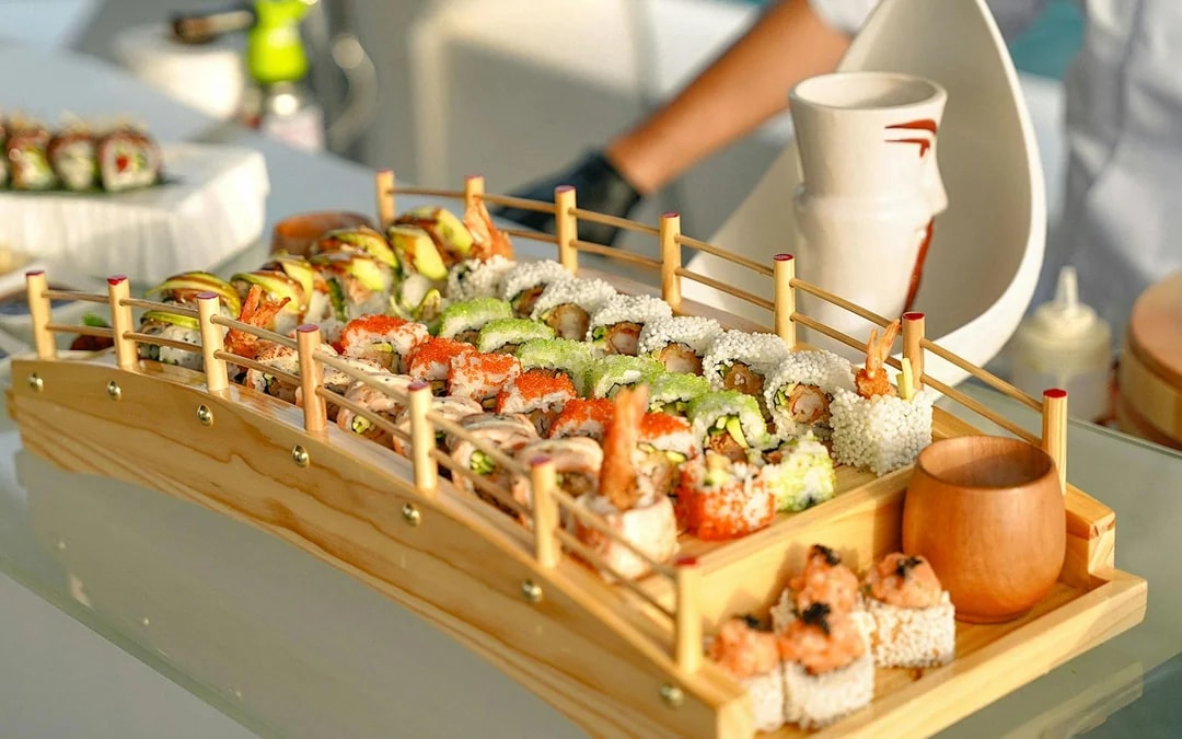 Luxury Superyacht Experience: VIP Dining, Premium Drinks, & Live Music Image 7