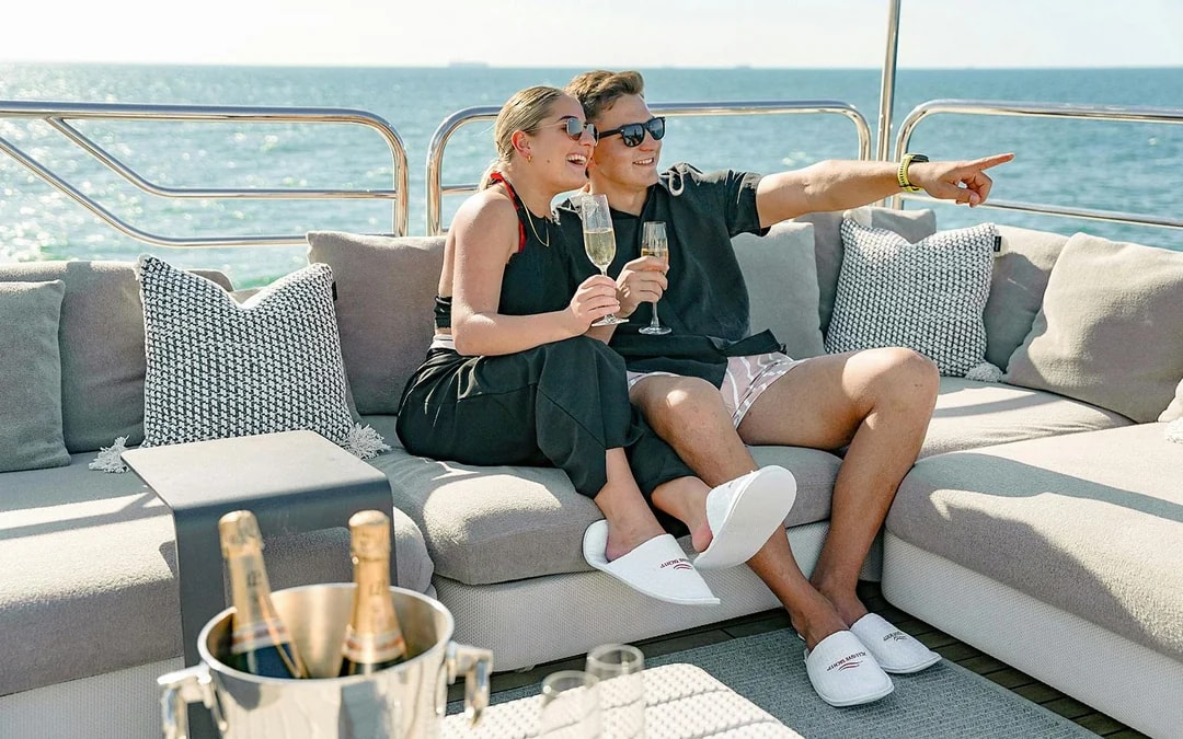 Luxury Superyacht Experience: VIP Dining, Premium Drinks, & Live Music Image 11