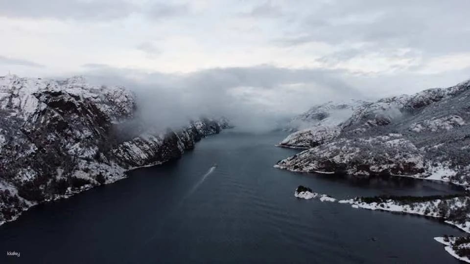 Lysefjorden cruise with Pulpit Rock and Vagabonds Cave