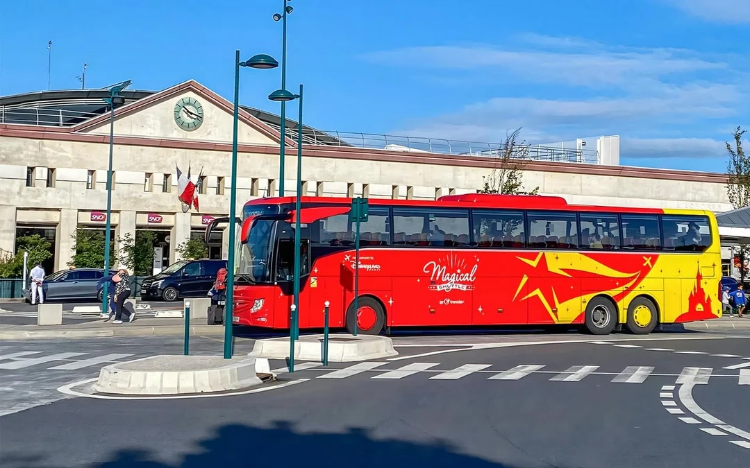 Disneyland Paris to/from CDG or Orly Airport Shuttle Bus (Magical Shuttle) Image 3