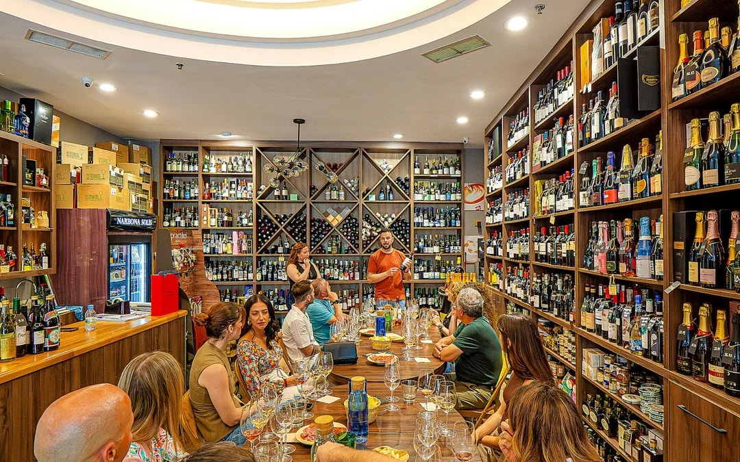 Málaga Andalusian Wine Tasting with 5 Wines and Local Bites Image 7