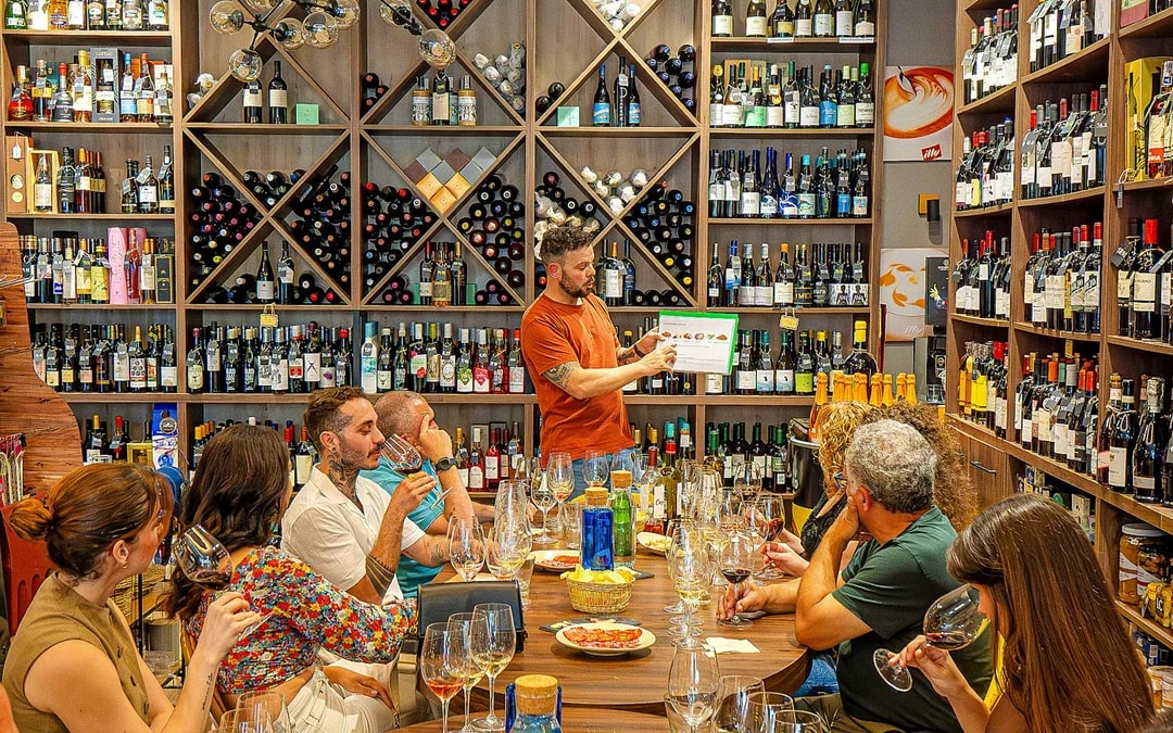 Málaga Wine Tasting with 5 Spanish Wines and Tapas Pairings Image 5
