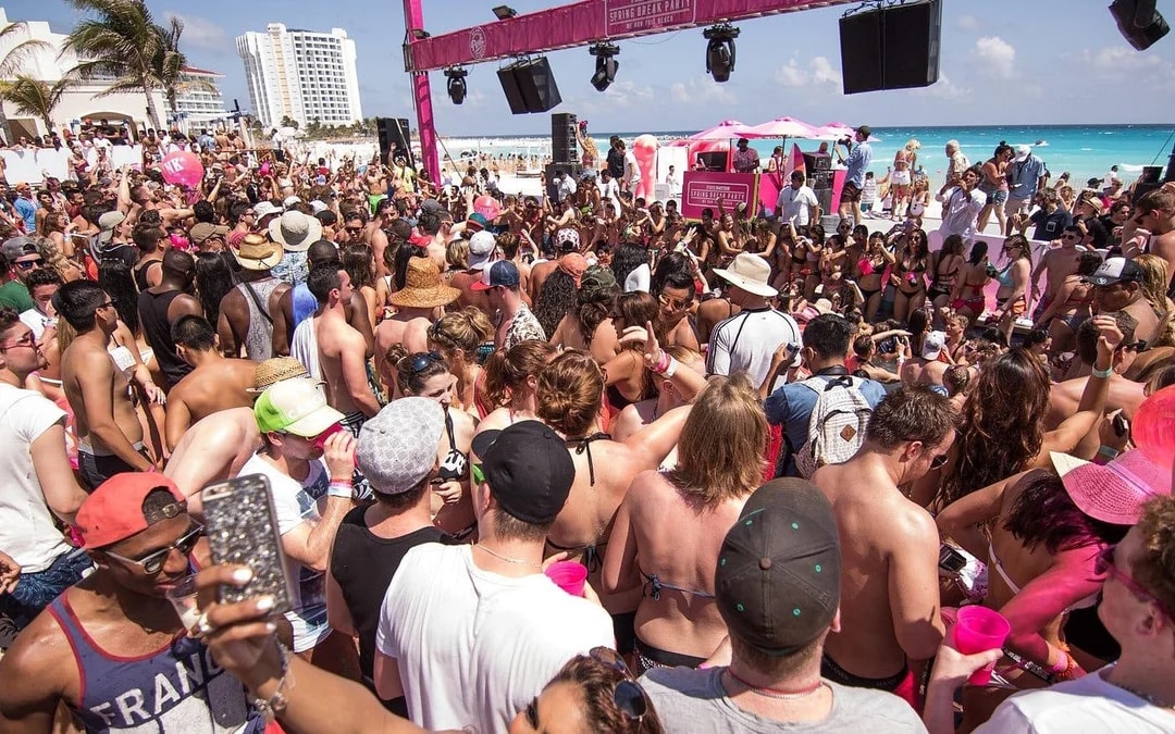 Mandala Beach Club Entry Tickets Image 6
