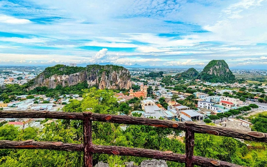 Marble Mountains & Hoi An City Tour with Transfers Image 1