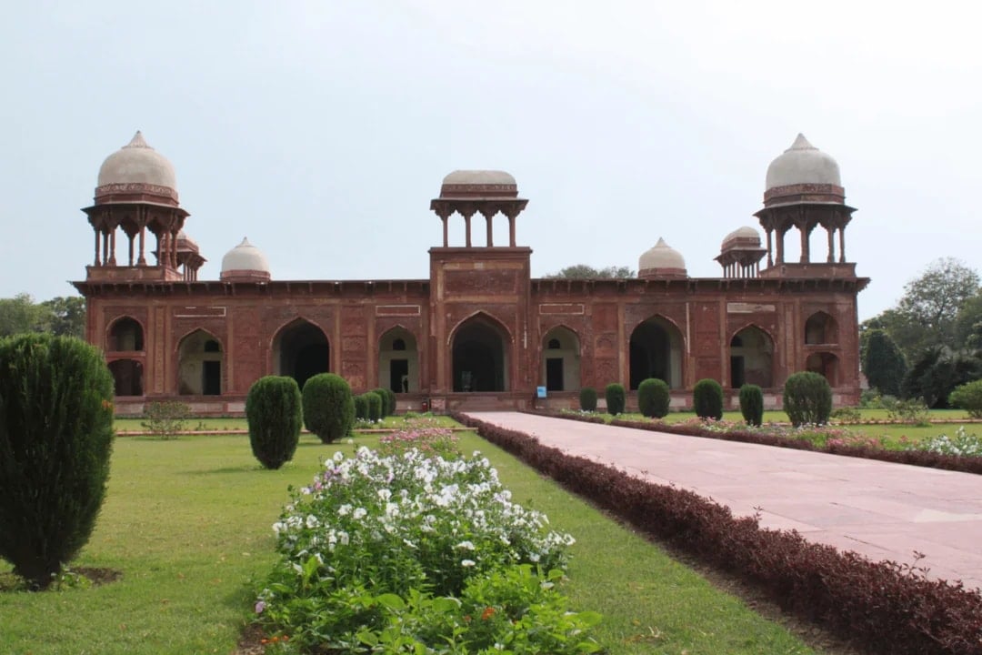 Mariam's Tomb, Sikandra