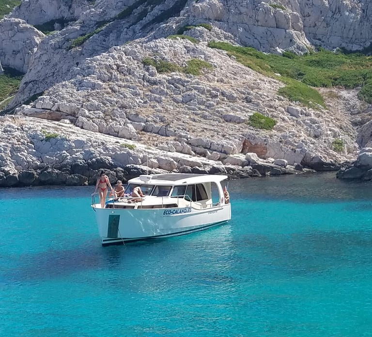 Cruise, Coffee and Swimming in the Calanques of Frioul