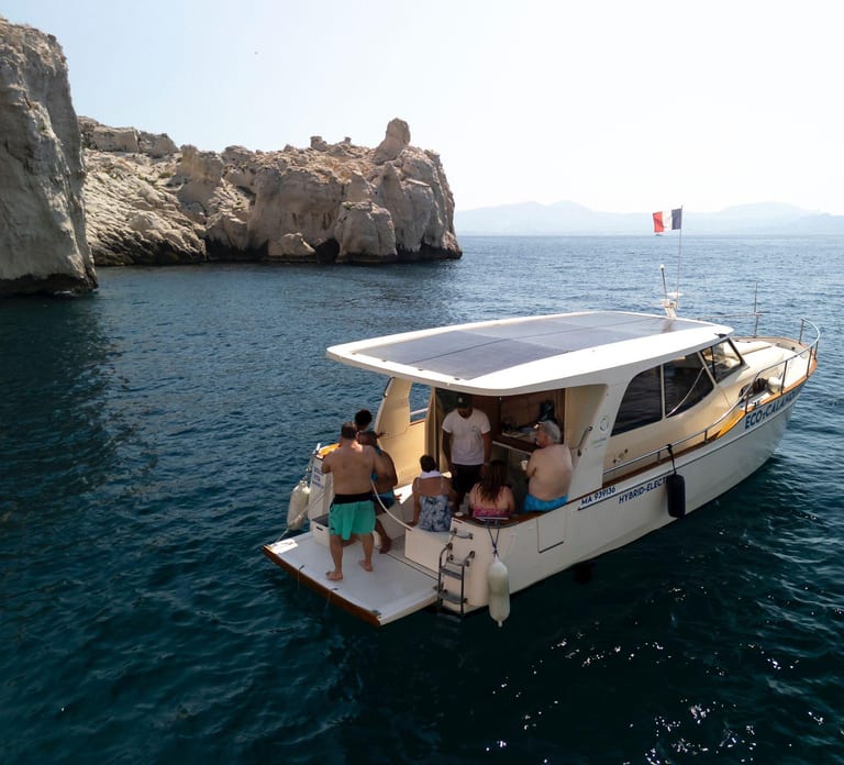 Cruise, Coffee and Swimming in the Calanques of Frioul