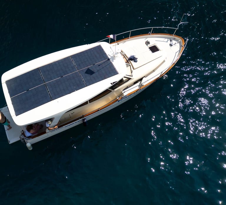 Cruise, Coffee and Swimming in the Calanques of Frioul