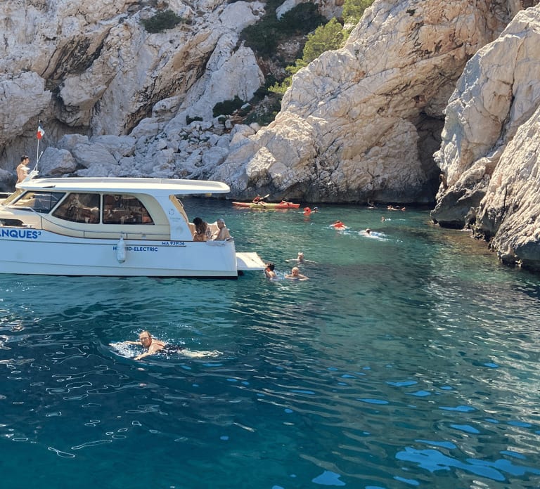 Cruise, Coffee and Swimming in the Calanques of Frioul