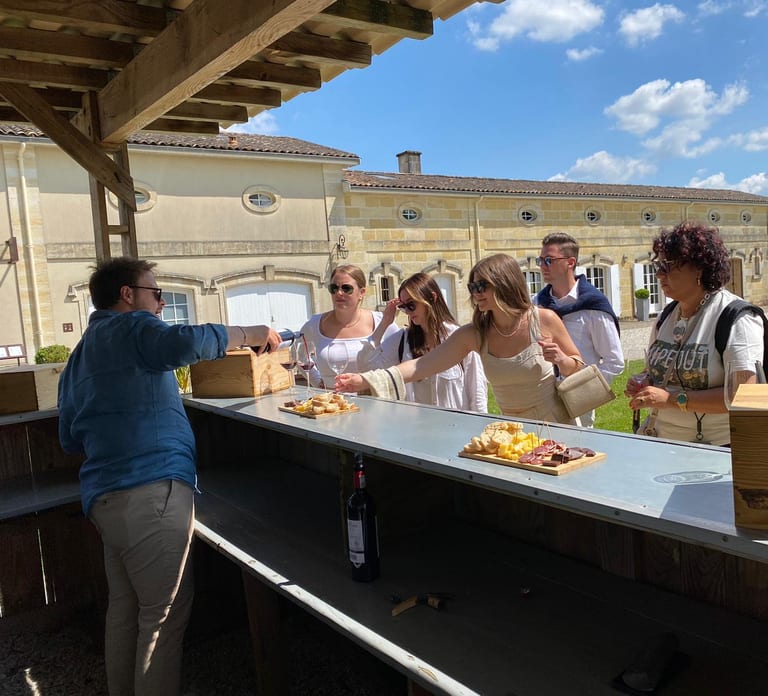 From Bordeaux: Medoc 2 Chateaux Tour, Wine & Gourmet Platter