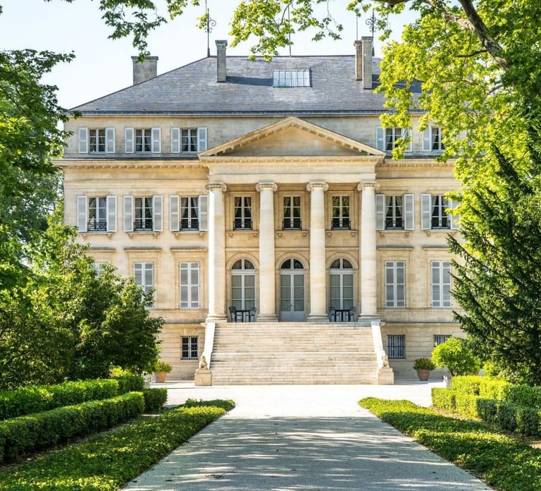 From Bordeaux: Medoc 2 Chateaux Tour, Wine & Gourmet Platter