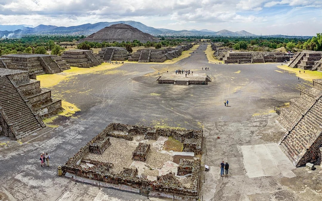 Teotihuacán & Cueva Prehispanic Small Group Tour With Transfers Image 4