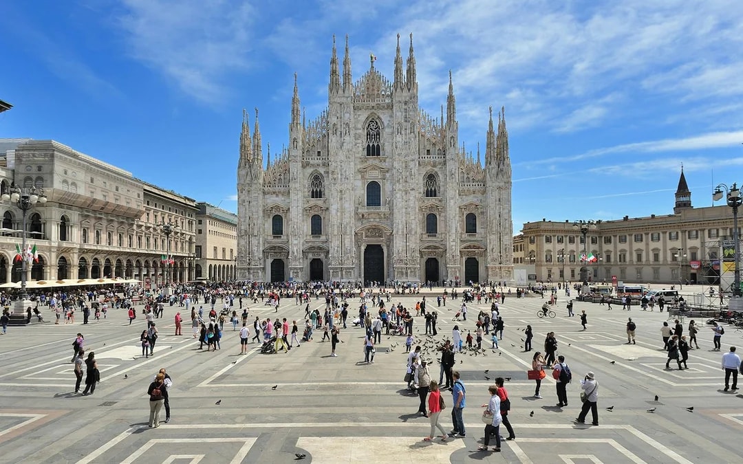 Milan Cathedral and Terraces Skip-the-Line Guided Tour Image 1