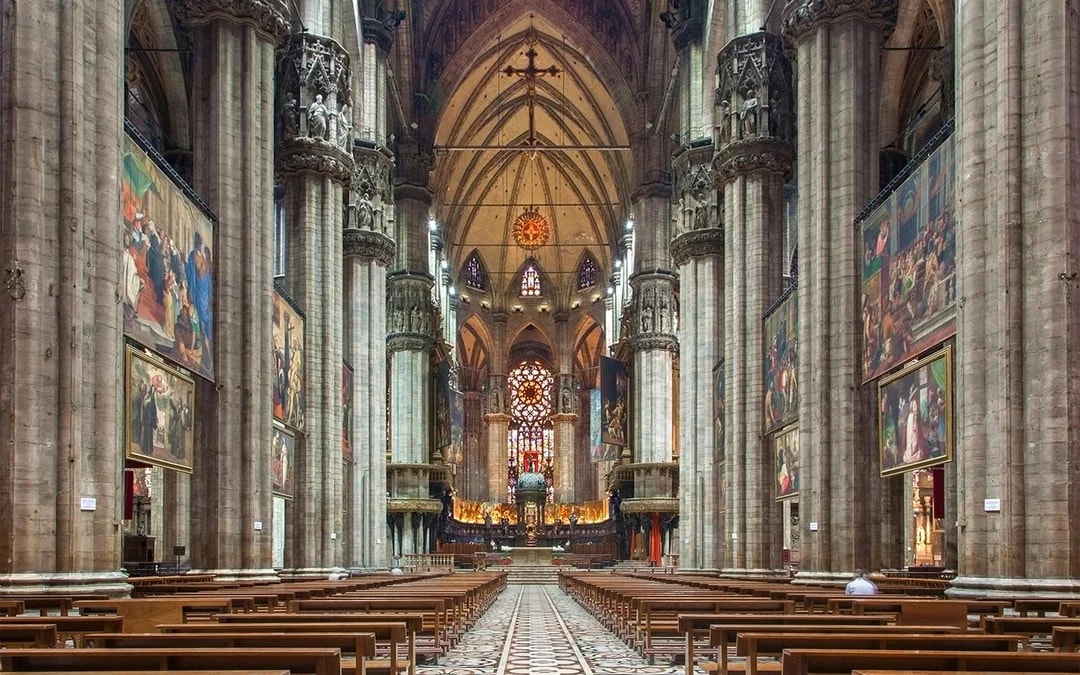 Milan Cathedral and Terraces Skip-the-Line Guided Tour Image 3