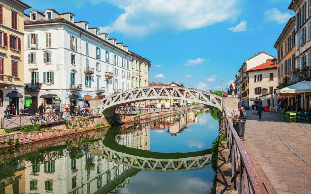 Milan Navigli Boat Cruise with Aperitif Image 2