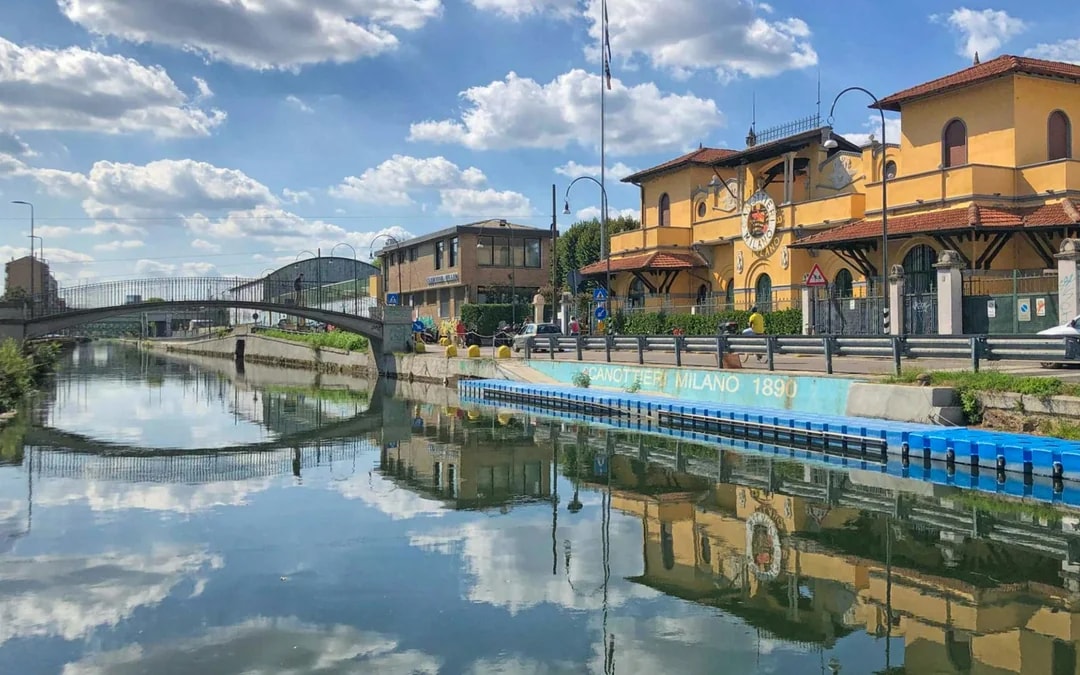 Milan Navigli Boat Cruise with Aperitif Image 6