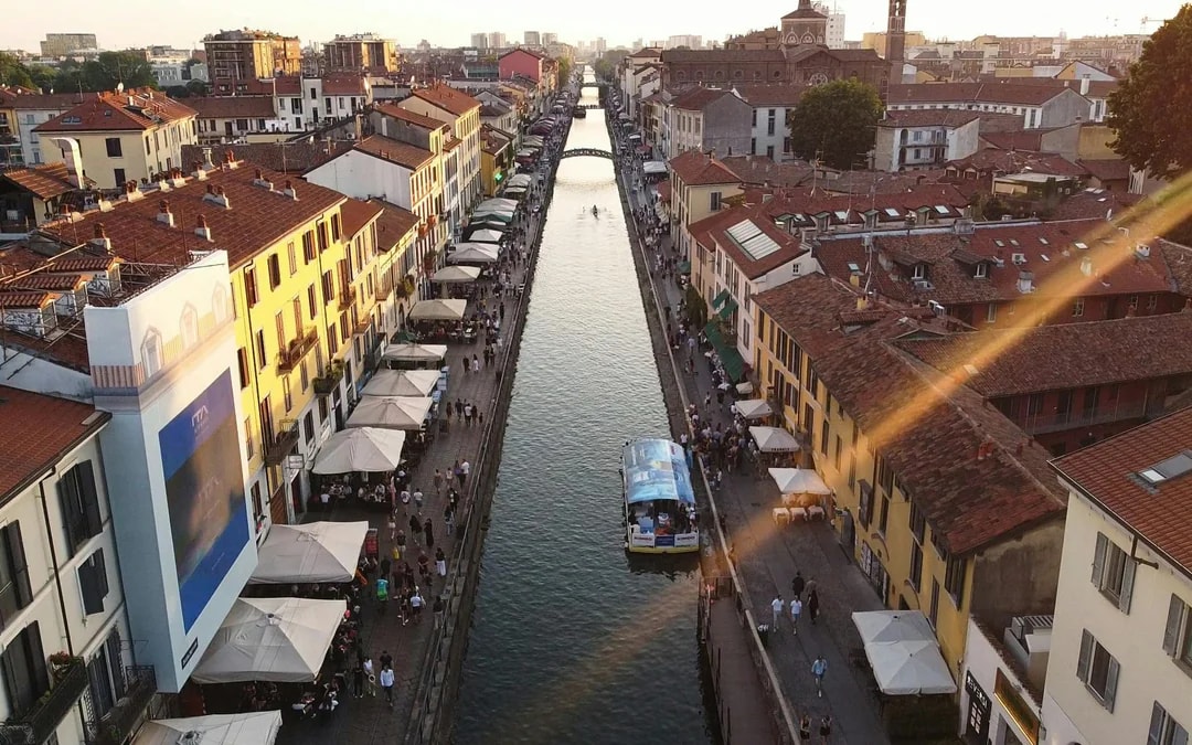 Milan Navigli Boat Cruise with Aperitif Image 7
