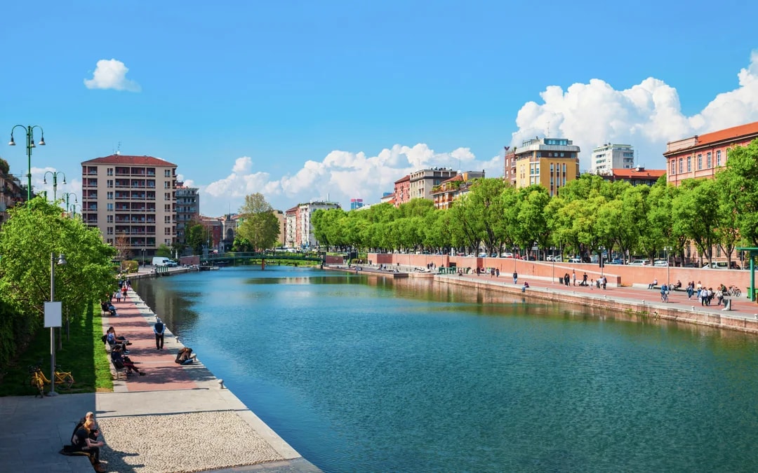 Milan Navigli Boat Cruise with Aperitif Image 8