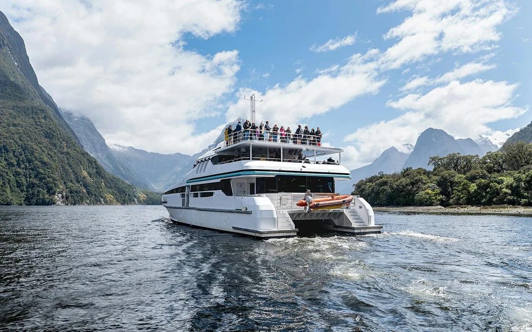 Milford Sound Cruise Image 9