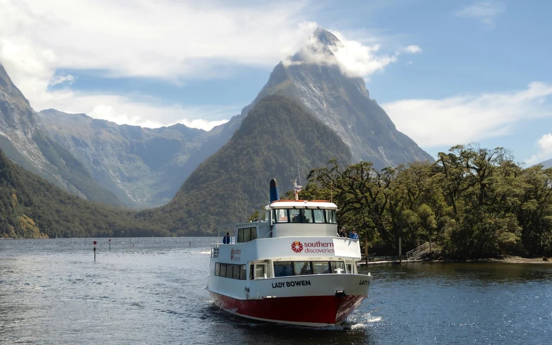 Milford Sound Extended Scenic Cruise by Southern Discoveries Image 8